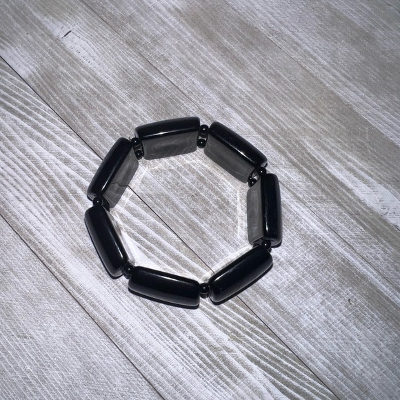 4 black bracelets - Picture 3 of 7